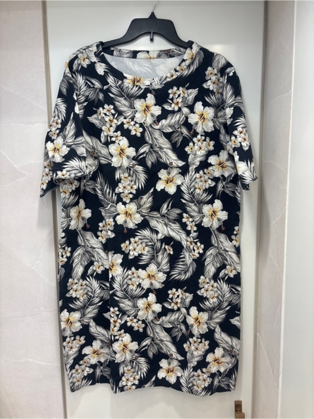 MaxMara Black Floral Short-Sleeve Dress with Cream and Yellow Blooms